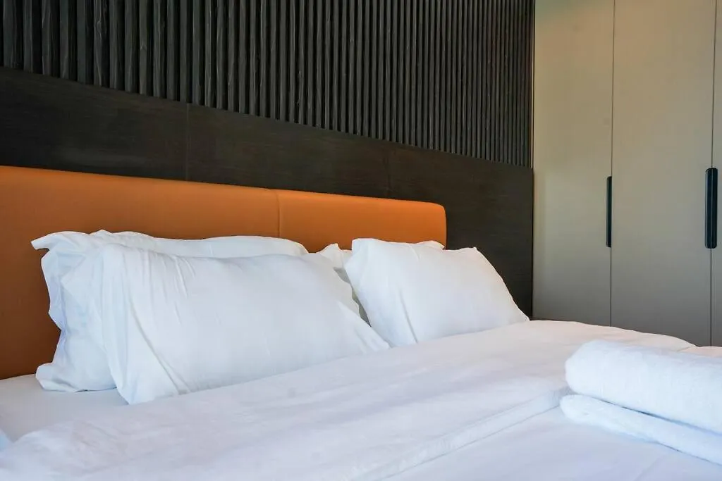 New 2Br In Business Bay With Canal Views Gym & Pool Dubai