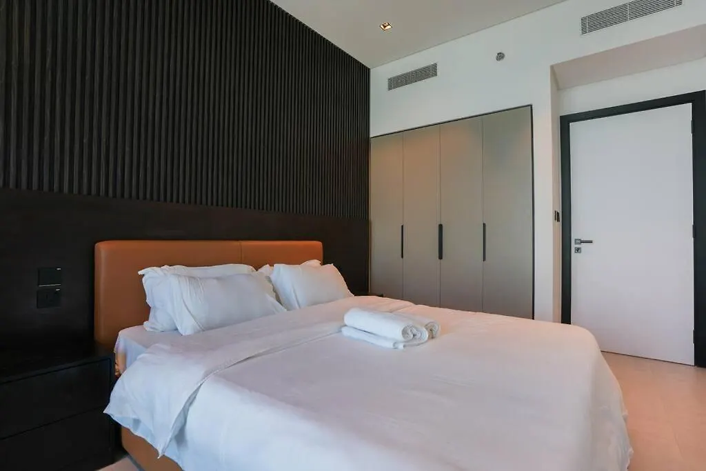 New 2Br In Business Bay With Canal Views Gym & Pool Dubai Apartment