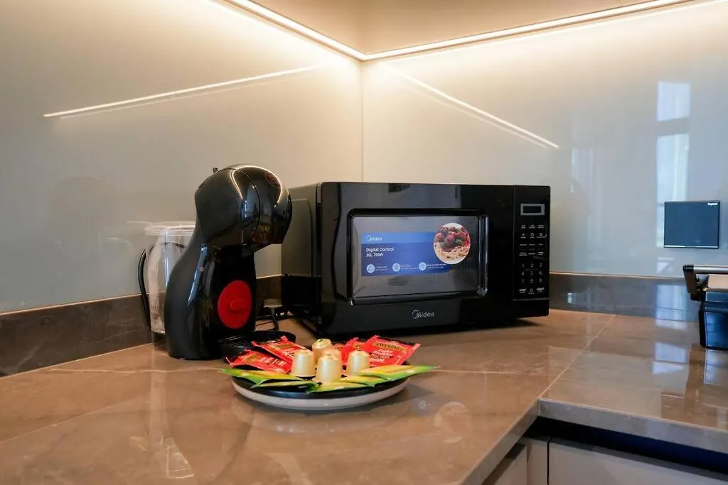 New 2Br In Business Bay With Canal Views Gym & Pool Dubai Apartment
