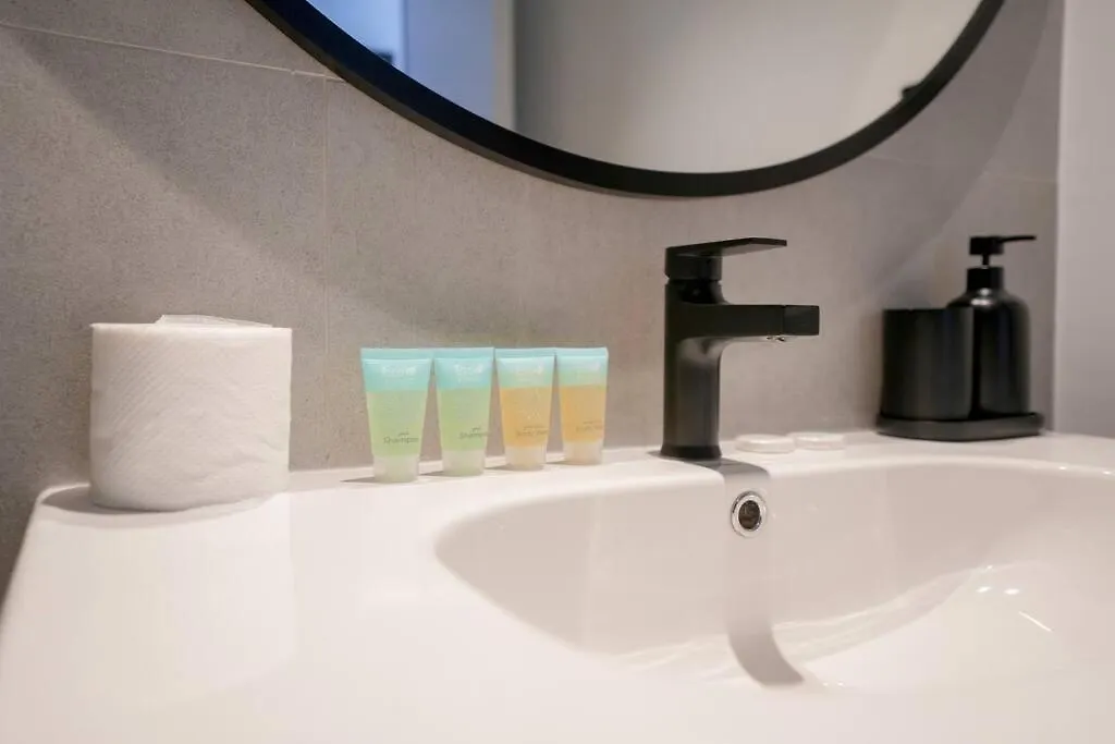 New 2Br In Business Bay With Canal Views Gym & Pool Dubai